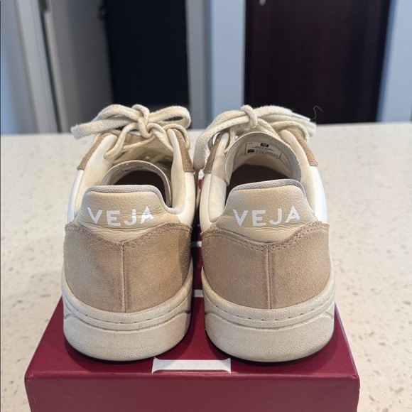 Veja Campo Kahki Beige Suede Leather Sneakers W8 EUC - Picture 5 of 10